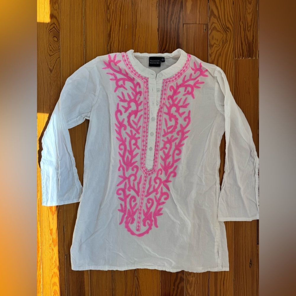 Madison Mathews White Tunic with Hot Pink Embroidery